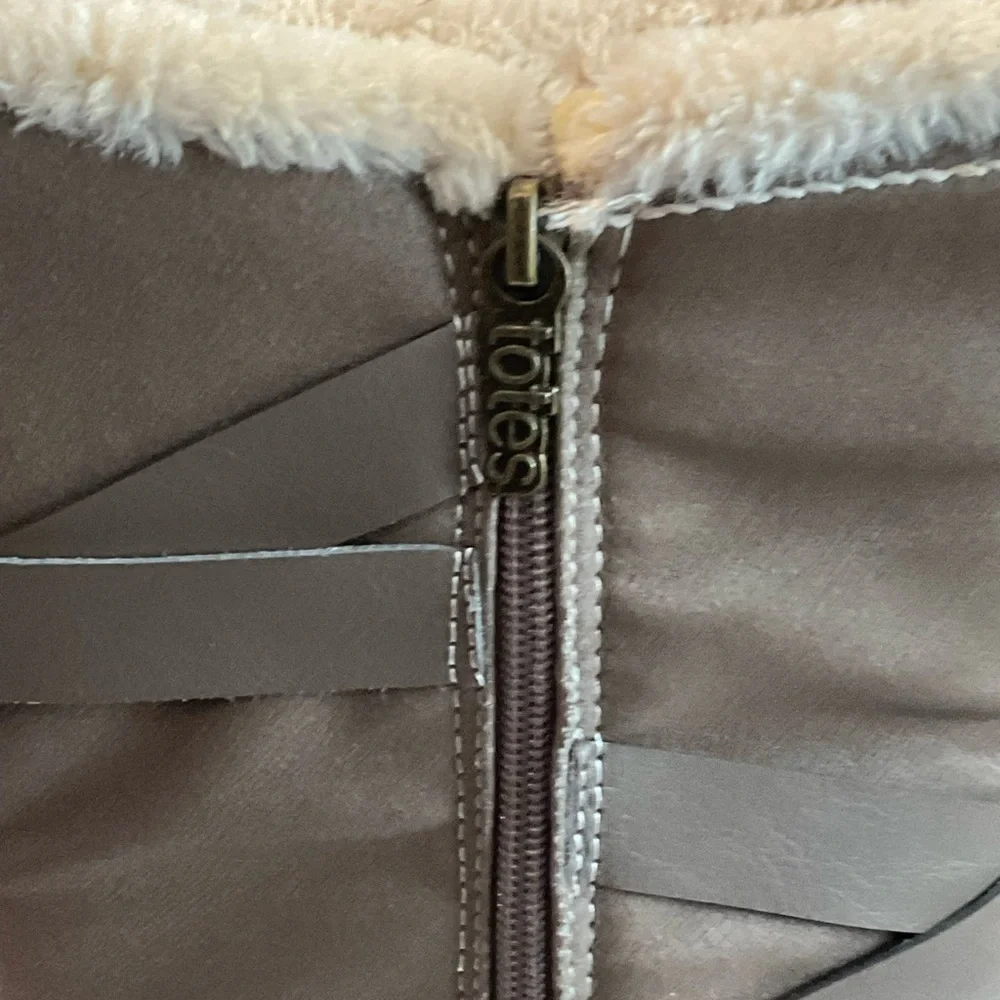Totes Women's Diedre Brown Women's Winter Boots Size 10 - EUC